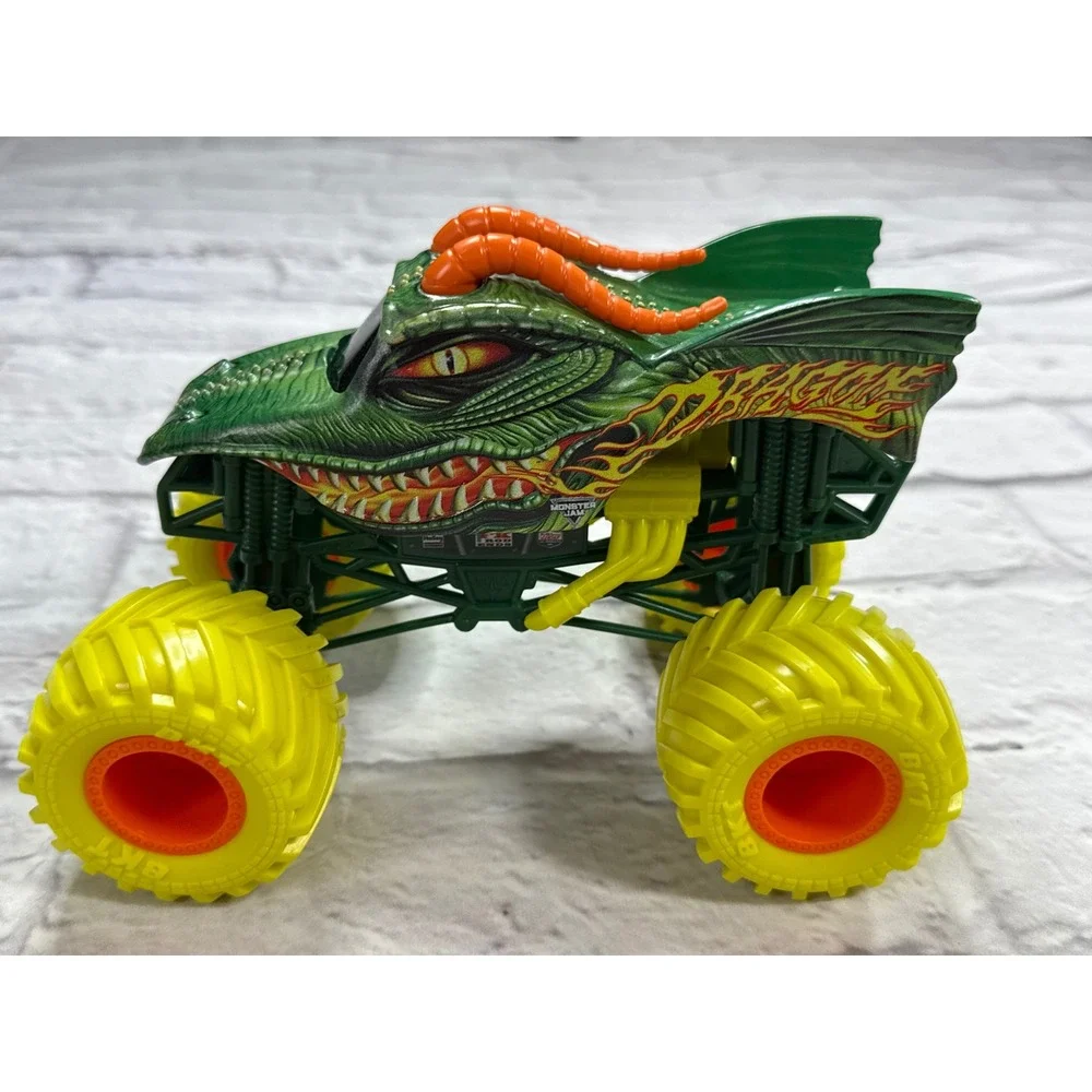 Monster Jam Dragon Monster Truck Kids 1:24 Green Excellent Die-Cast BKT Tires‎